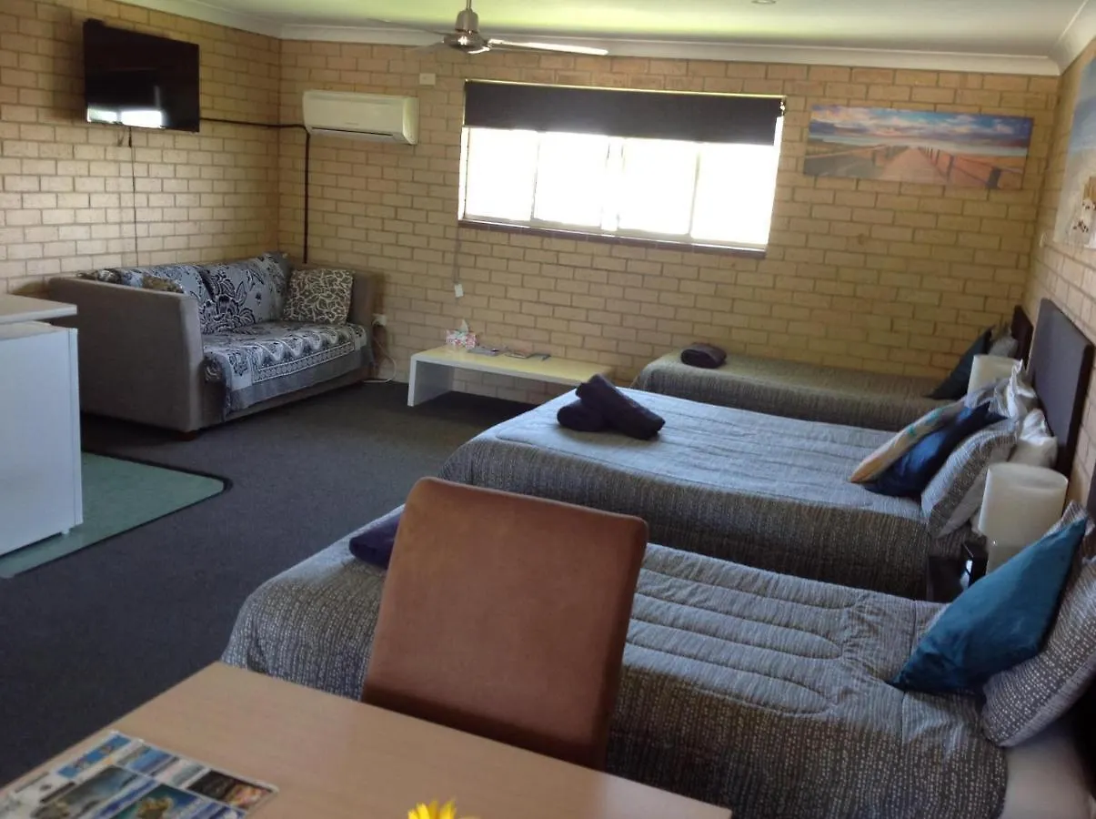 Avlon Gardens Motel  Ballina