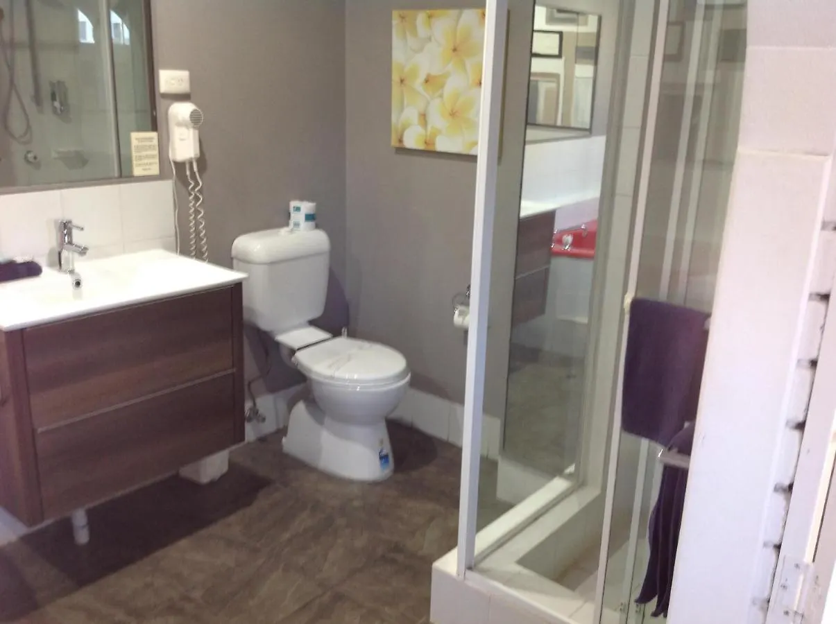 Avlon Gardens Motel 3*, Ballina