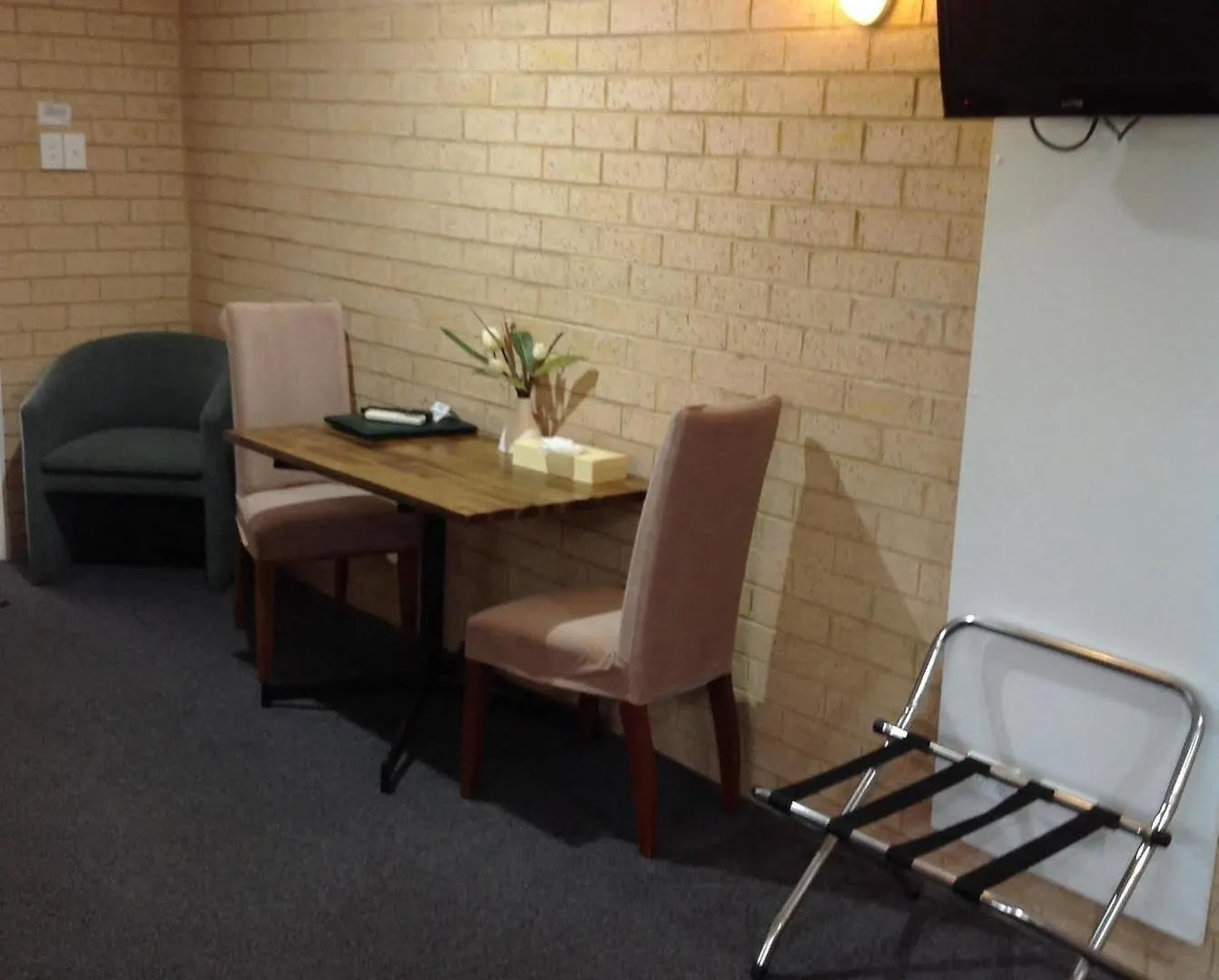 ***  Avlon Gardens Motel Australia