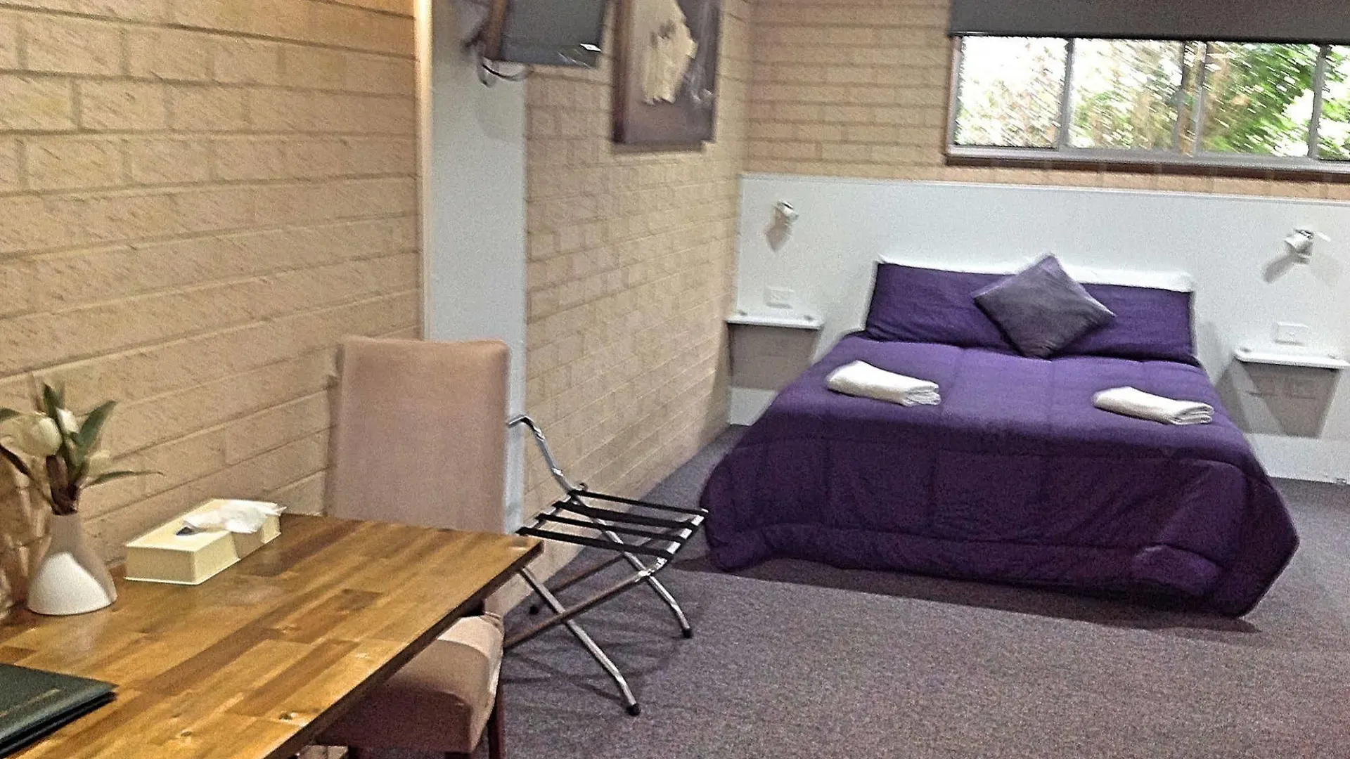 ***  Avlon Gardens Motel Australia