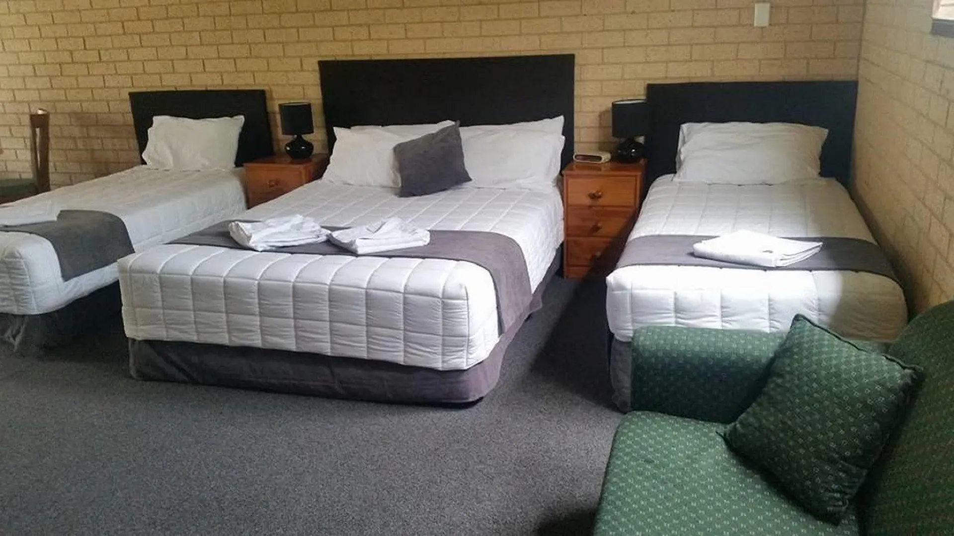 Avlon Gardens Motel